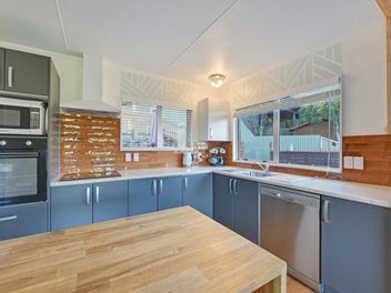 Views, Lifestyle & a Home That's Ready to...