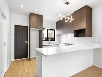 New Stylish Home with Income Potential - Takanini