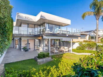 Views, space, Macleans - a home for everyone