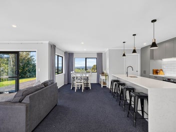 Modern Lifestyle Living with Spectacular Views