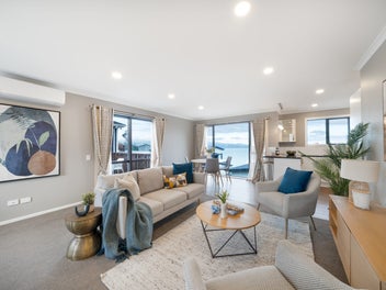 Harbour Views, All-Day Sun & Easy-Care Living