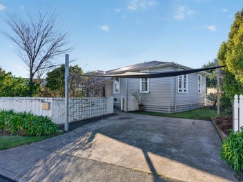 Cosy Retreat Close to the Village
