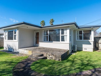 Dual Dwelling Opportunity!