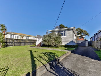 Freehold Bungalow Starter