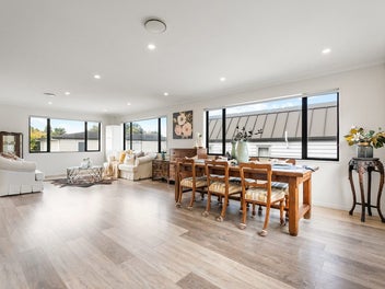 Luxury Family Living in Blockhouse Bay