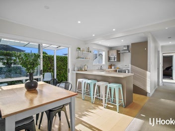Relaxed coastal holiday living