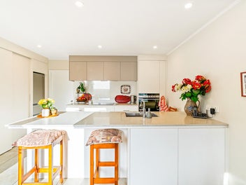 SINGLE LEVEL, STYLISH & SERIOUSLY GOOD