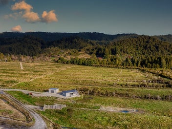 Dwelling on 4.35 Hectares - Lifestyle Starter