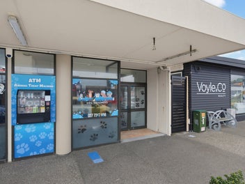 Image 1 of 18