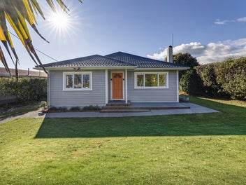 * UNDER OFFER * Renovated 3 Bedroom Bungalow on Go