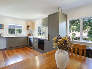 * UNDER OFFER * Renovated Bungalow Ready to Go!