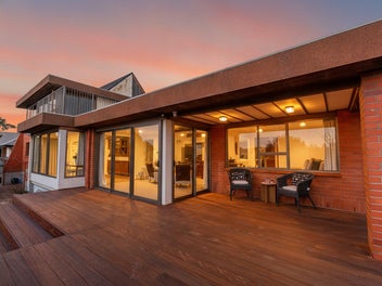 Family Home with Privacy + Park Views