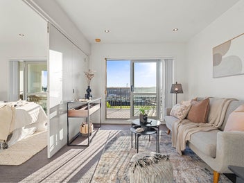 Must Sell! RANGI Zone & Walk to Mall