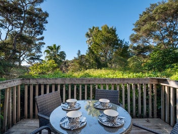 Sun-Filled Living, Peaceful Bush Setting