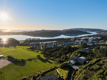 The Ultimate Family Retreat! AUCTION