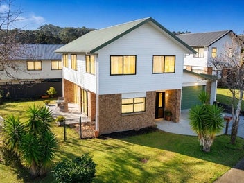 BIG Home - 5 Beds Under $1M - Make an Offer