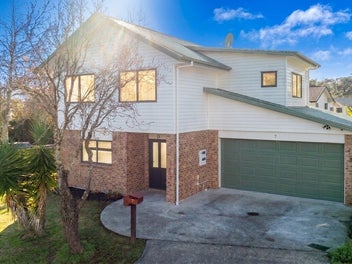 AFFORDABLE 5 BEDROOMS HOME : MOTIVATED VENDORS