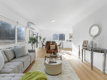 Fully Renovated & Freehold Family Living