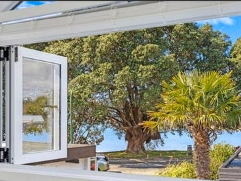 Easy Harbour Living - Downsize Without Compromise