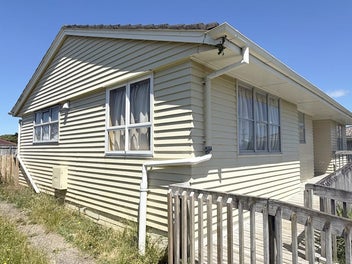 Charming & Practical - FOR REMOVAL