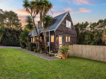 Character, Comfort & a Bushland Backdrop