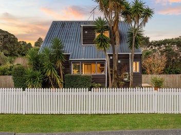 Character, Comfort & a Bushland Backdrop