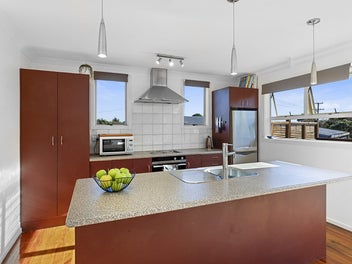 SPACIOUS FAMILY HOME - MUST BE SOLD!
