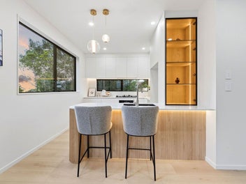 New Build | 4 Bed | Large Deck | Northcross