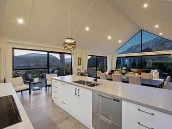 Remarkable Views, Remarkable Living