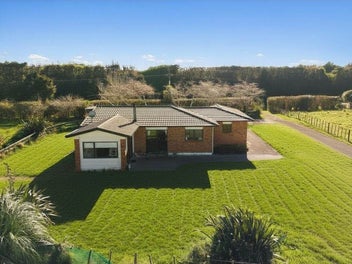 Two Homes, Endless Opportunity on 5.4ha!