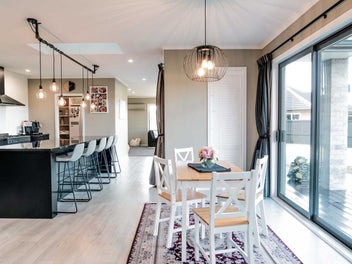 Cul-De-Sac Family Living - Cambridge East