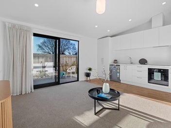 Brand-new & sunny & private