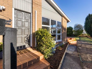 Stylish Renovation in a Sought-After School Zone