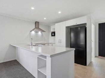 Brick Beauty, Top Location & Easy Care!
