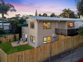 Multi-Level Family Living with Income Potential