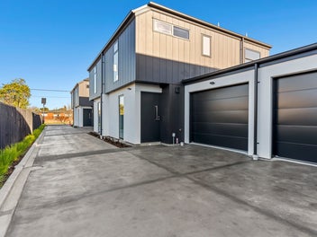 Brand New with Garaging!