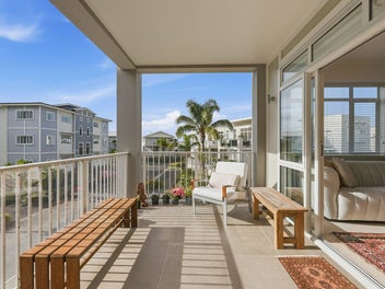 HOUSE SIZED LIVING, RESORT LIFESTYLE