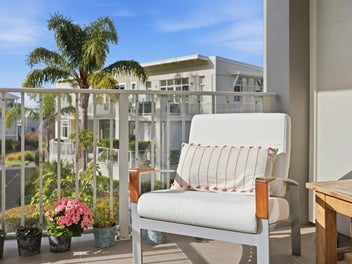 HOUSE SIZED LIVING, RESORT LIFESTYLE