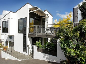 Kohimarama, Modern Sun-Soaked Sanctuary