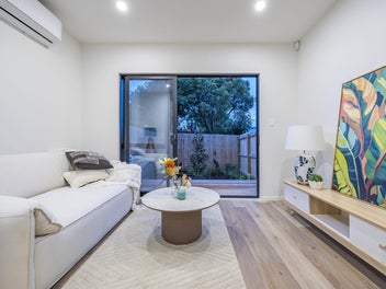 URGENT! ENTRY LEVEL MANGERE BRIDGE BUY