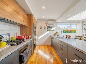ESPLANADE VIEWS & AIRBNB INCOME