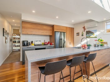 ESPLANADE VIEWS & AIRBNB INCOME