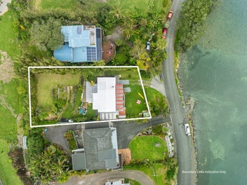 McLeod Bay Waterfront - Under $800,000