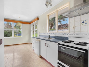 Solid bones, spacious and ready for you!