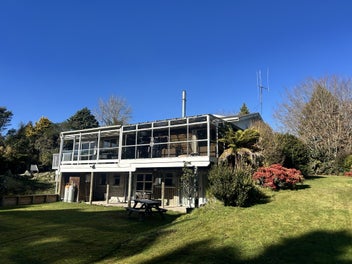Lifestyle with views in every direction