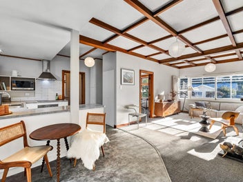Modernised Bungalow - Time to Go!