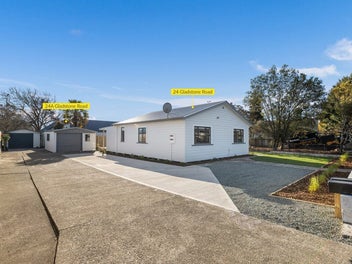 Two Homes - Step Straight Into Jubilee Park