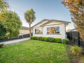 Cashmere Zone Bungalow & Big MRZ Land Opportunity