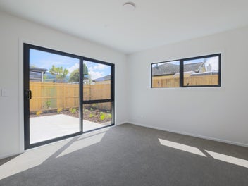 Under Offer: 4 Bed 3 Bath Duplex, Heretaunga Lane