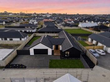 260m2+ of Style, Scale & Secure Parking Galore!